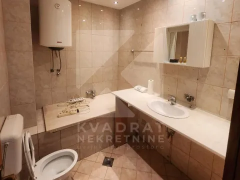 Izdavanje, poslovni prostor, 53m², Momišići, Podgorica - image 7