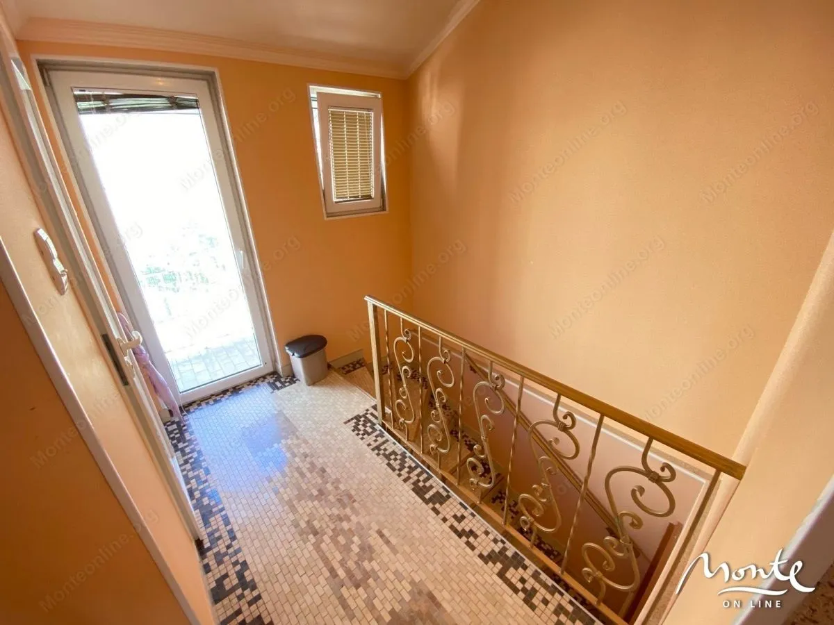 Prodaja, kuća, 180m², Tivat, Crna Gora