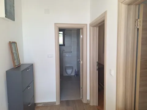 Rent, two bedroom apartment, 63m², Tripovići, Tivat - image 7