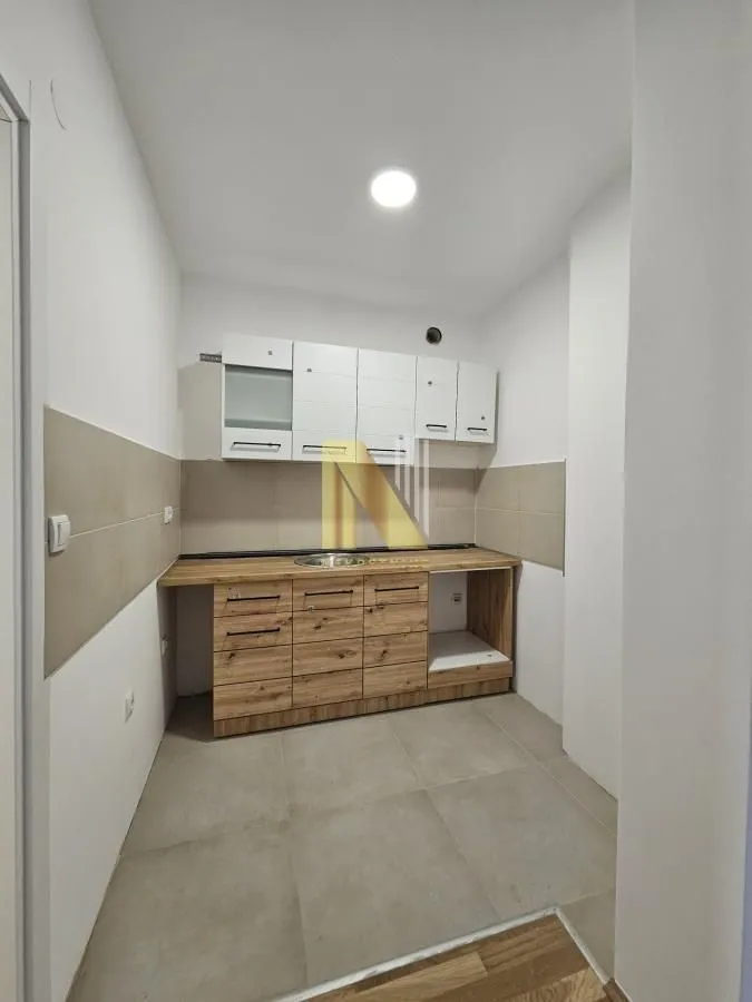 Izdavanje, trosoban stan, 72m², Podbara, Novi Sad Sve Podlokacije