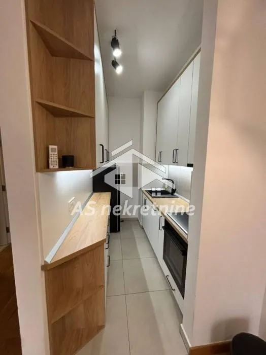 Izdavanje, jednosoban stan, 42m², Novi Beograd Blok 65, Novi Beograd Sve Podlokacije