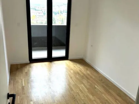 Prodaja, jednosoban stan, 43m², Stari Aerodrom, Podgorica - image 2