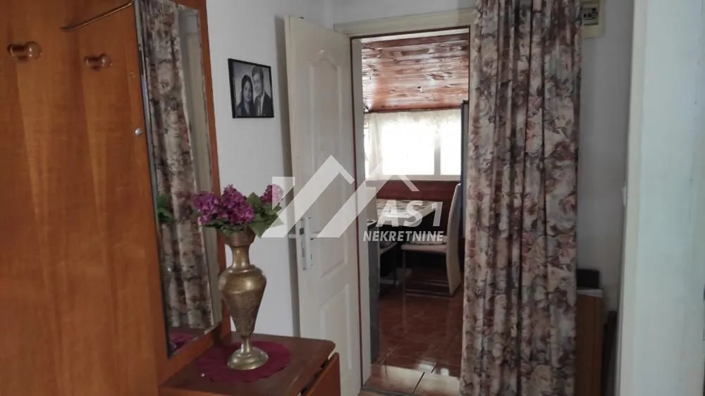 Izdavanje, dvosoban stan, 50m², Centar, Novi Sad