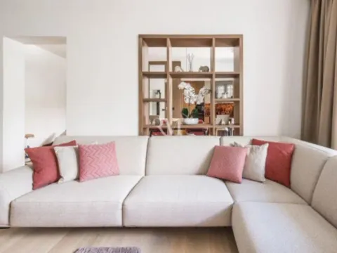 Izdavanje, jednosoban stan, 80m², Centar, Tivat - image 4