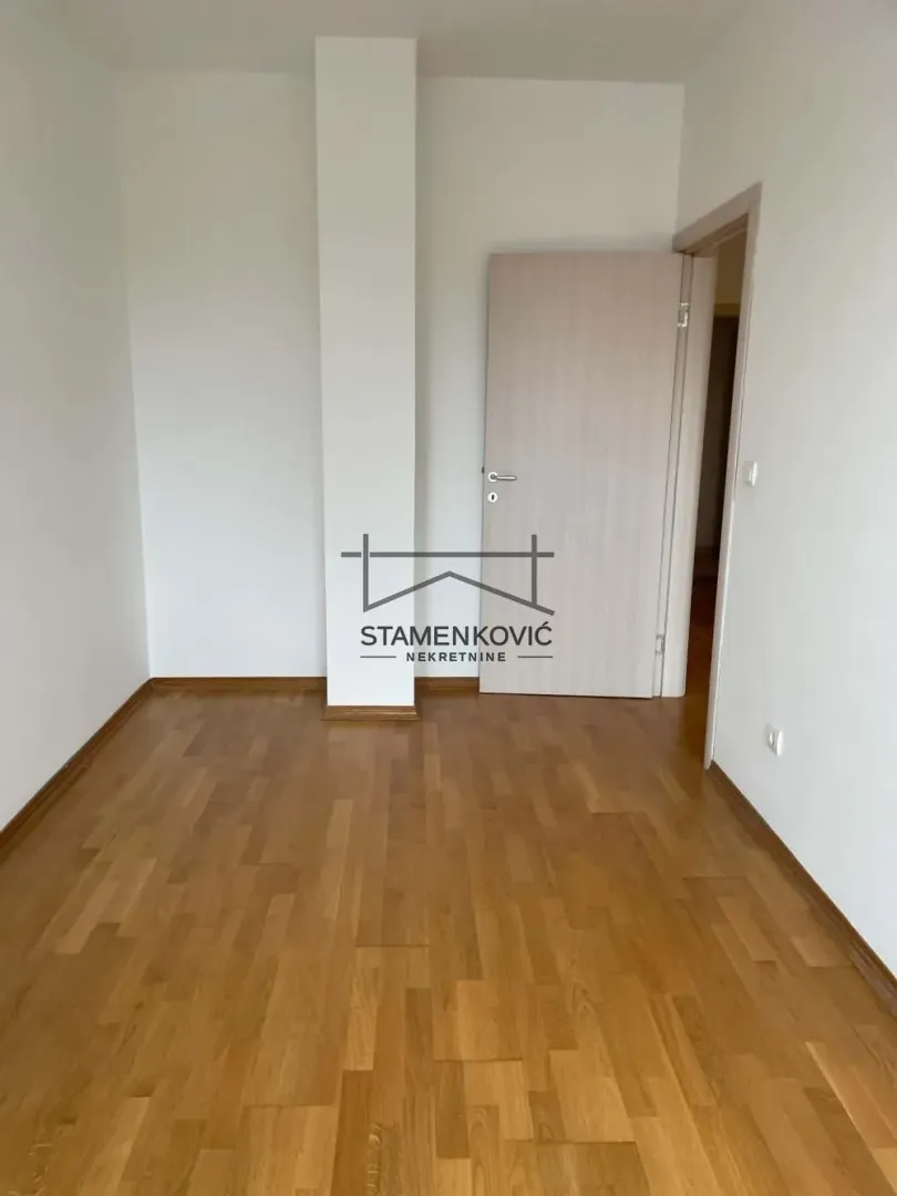 Prodaja, četvorosoban stan, 90m², Adamovićevo Naselje, Novi Sad Sve Podlokacije