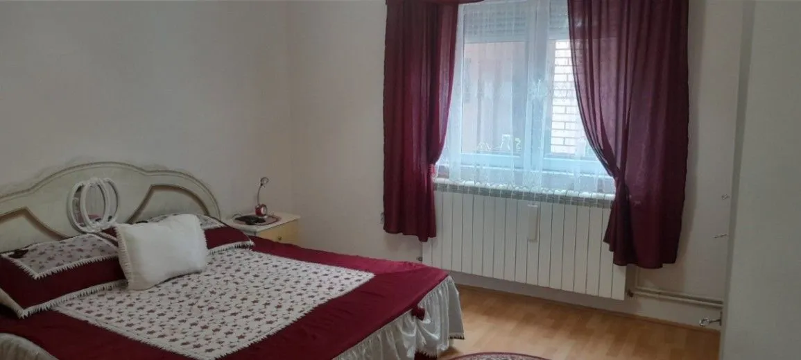 Prodaja, kuća, 280m², Sremska Mitrovica, Srbija