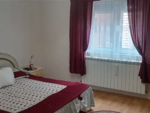 Prodaja, kuća, 280m², Sremska Mitrovica, Srbija - image 13