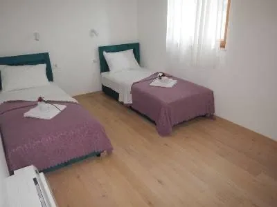 Izdavanje, dvosoban stan, 85m², Dobrota, Kotor - image 10