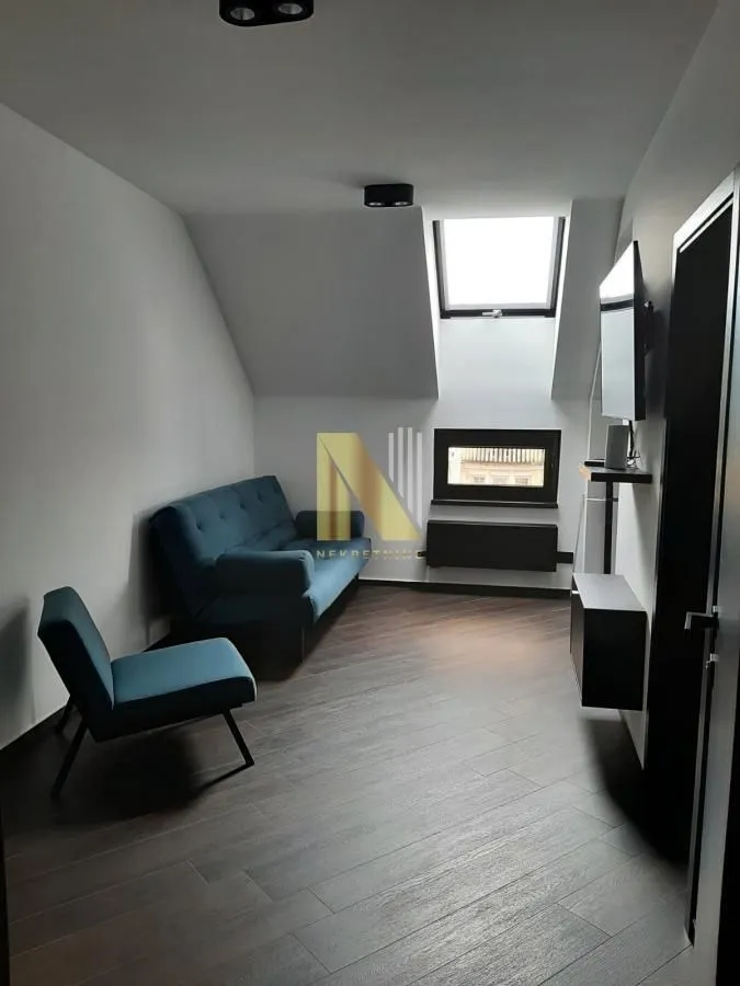 Prodaja, četvorosoban stan, 176m², Centar, Novi Sad