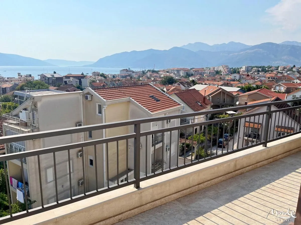 Prodaja, trosoban stan, 99m², Tivat, Crna Gora