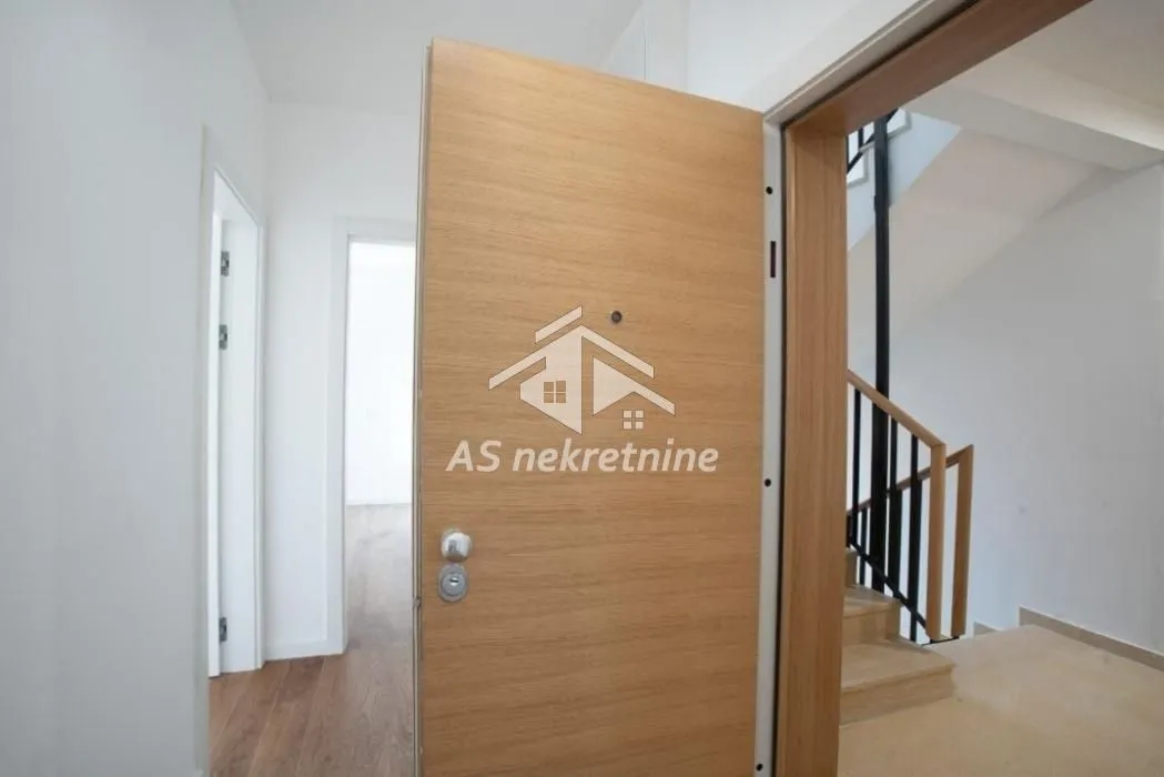 Sale, four bedroom apartment, 313m², Autokomanda, Voždovac Sve Podlokacije