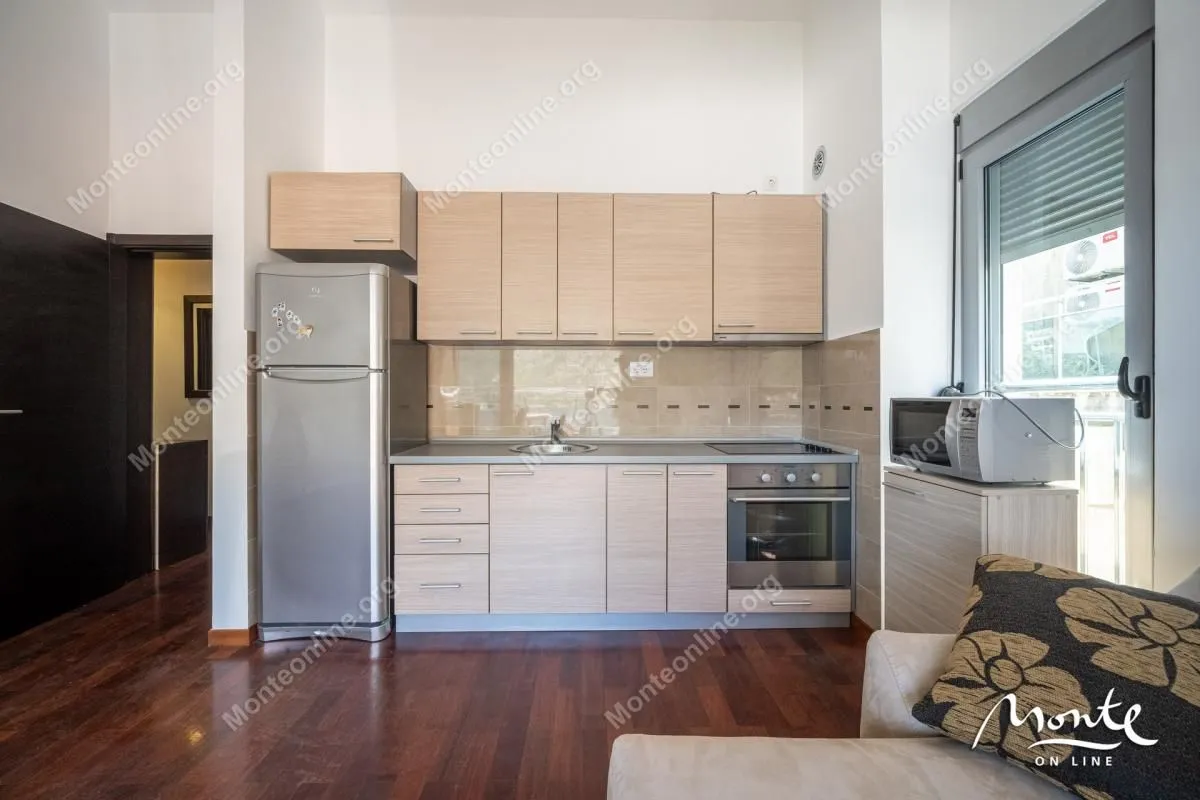 Prodaja, dvosoban stan, 61m², Dobrota, Kotor