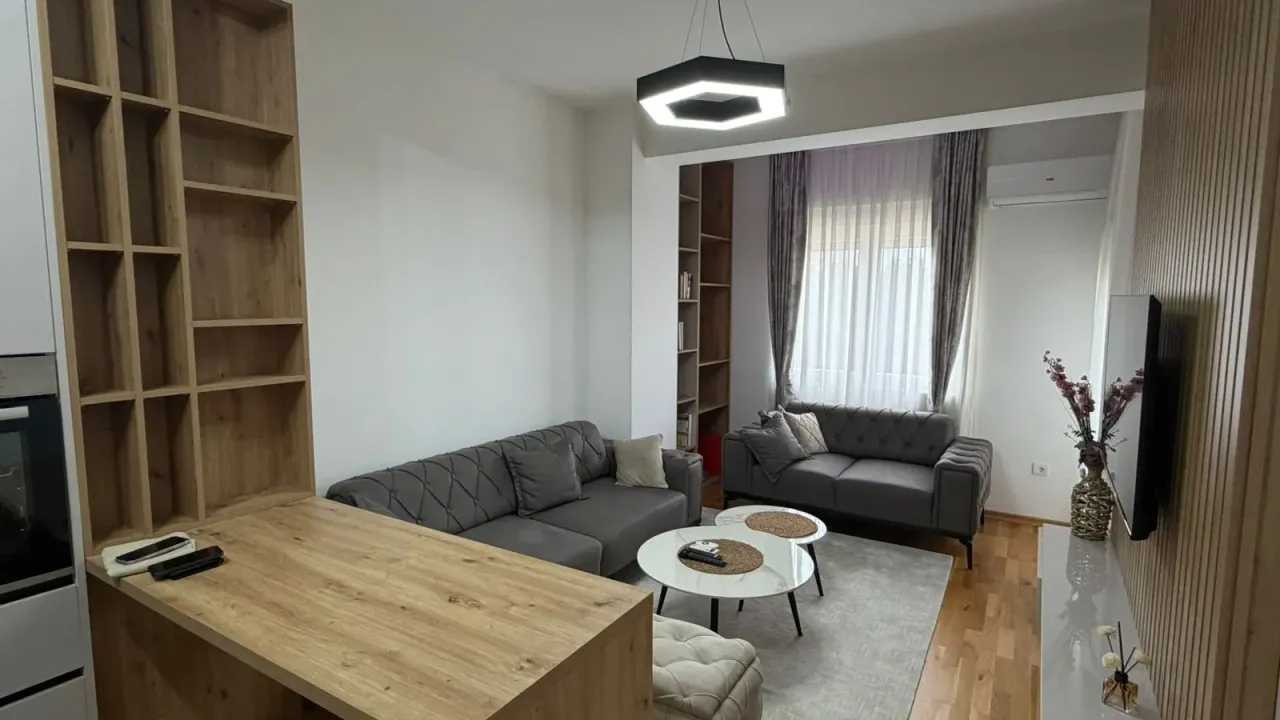 Izdavanje, dvosoban stan, 57m², Ljubović, Podgorica