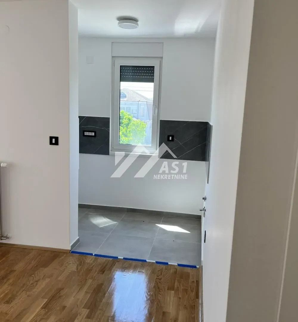 Izdavanje, trosoban stan, 70m², Telep, Novi Sad Sve Podlokacije
