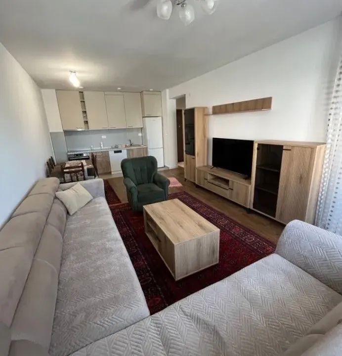 Izdavanje, dvosoban stan, 64m², Stari Aerodrom, Podgorica