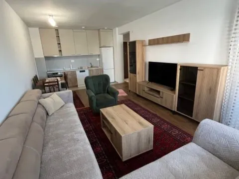 Izdavanje, dvosoban stan, 64m², Stari Aerodrom, Podgorica