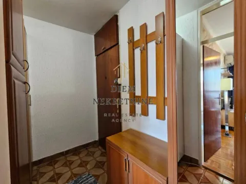 Izdavanje, stan, 53m², Centar, Bar - image 5