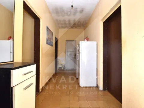 Prodaja, kuća, 83m², Rogami, Podgorica - image 14
