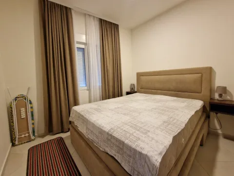 Izdavanje, četvorosoban stan, 45m², Bečići, Budva - image 8