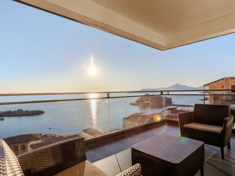 Prodaja, dvosoban stan, 162m², Sveti Stefan, Budva - image 1