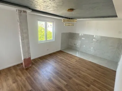 Izdavanje, dvosoban stan, 60m², Dobre Vode, Bar - image 7