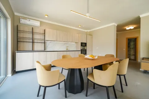 Prodaja, četvorosoban stan, 158m², Dobrota, Kotor - image 11