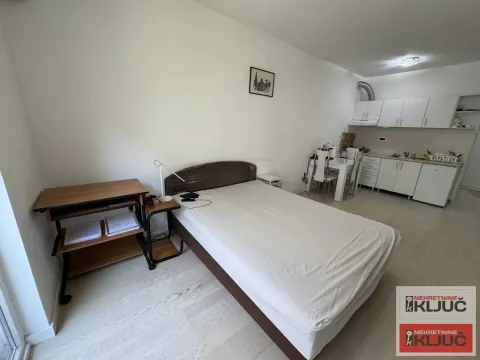Izdavanje, garsonjera, 25m², Centar, Novi Sad - image 5