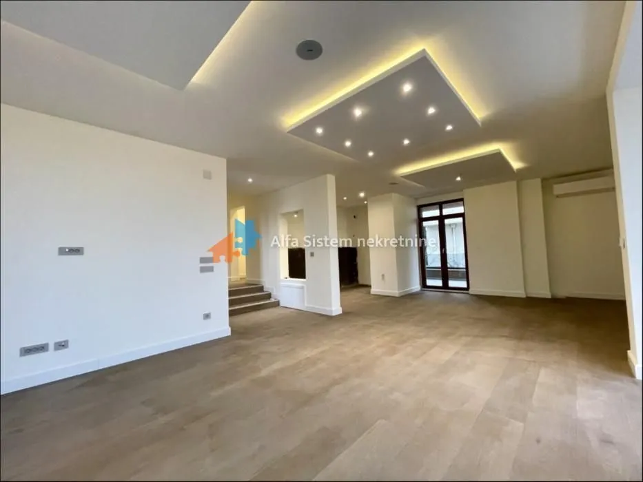 Rent, office space, 500m², Senjak, Beograd