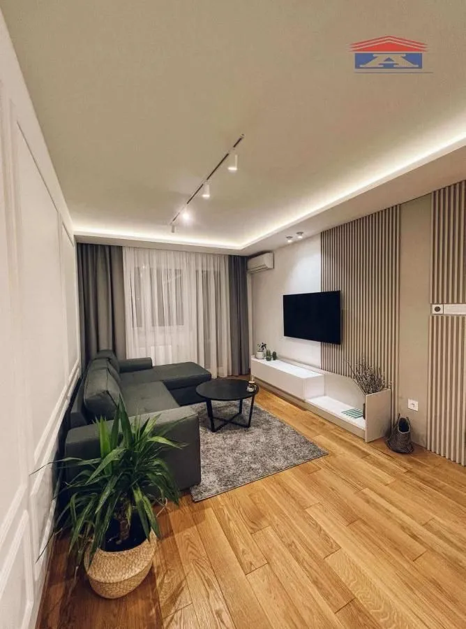 Izdavanje, dvosoban stan, 52m², Grbavica, Novi Sad Sve Podlokacije