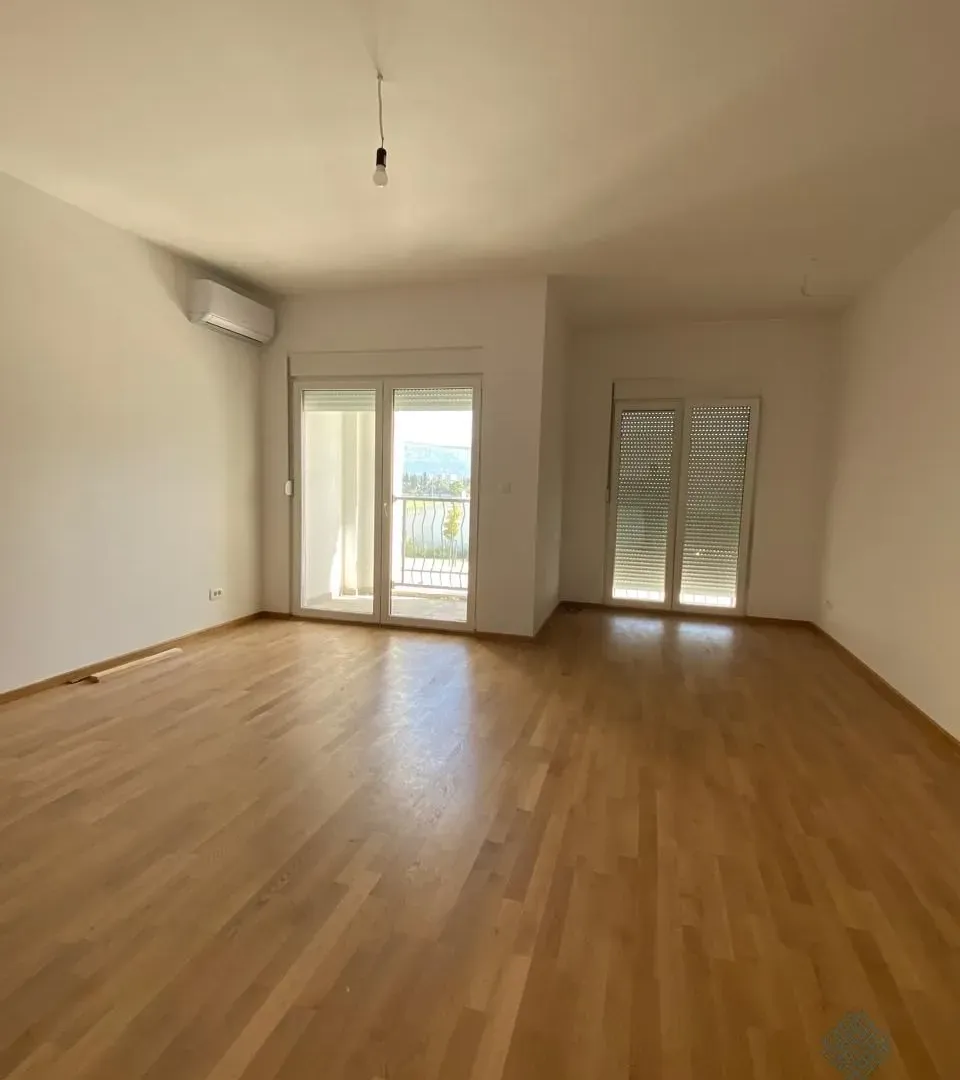 Izdavanje, poslovni prostor, 69m², Zabjelo, Podgorica