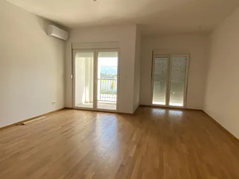 Izdavanje, poslovni prostor, 69m², Zabjelo, Podgorica - image 1