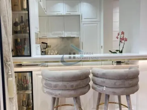 Sale, four bedroom apartment, 175m², Savski Venac, Beograd - image 8