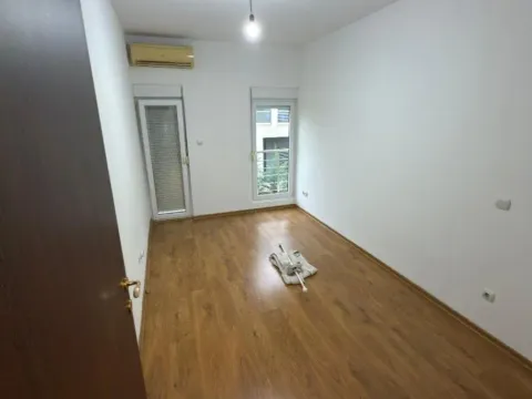 Izdavanje, dvosoban stan, 74m², Donja Gorica, Podgorica - image 4