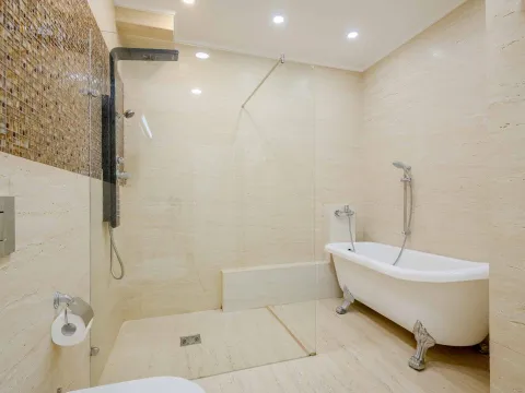 Sale, two bedroom apartment, 210m², Budva, Crna Gora - image 16