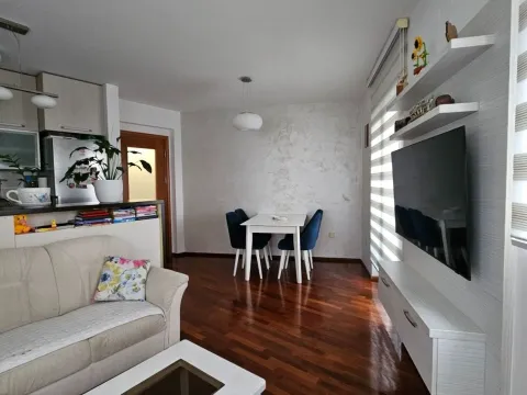 Sale, two bedroom apartment, 56m², Stari Aerodrom, Podgorica - image 6