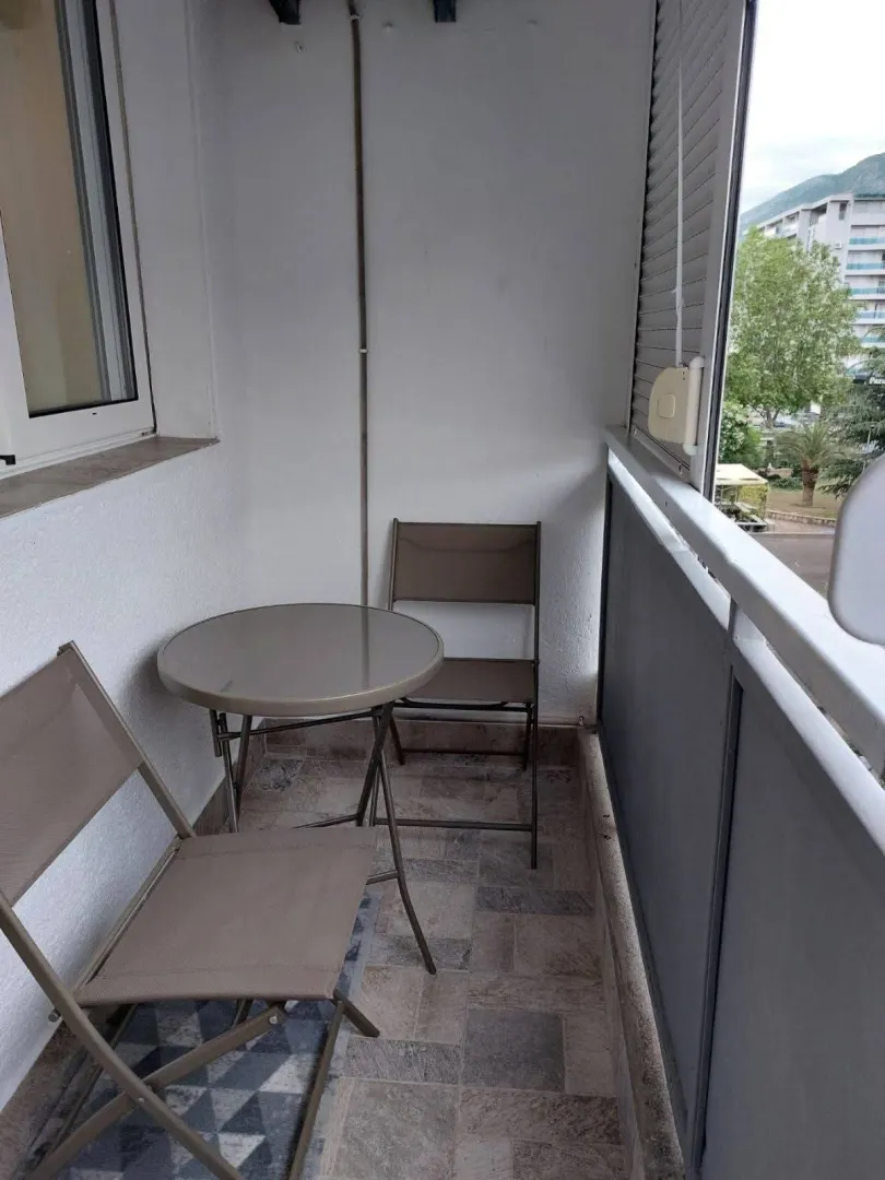 Rent, two bedroom apartment, 55m², Centar, Bar