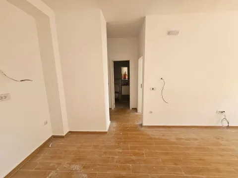 Prodaja, jednosoban stan, 48m², Ulcinj, Crna Gora - image 6