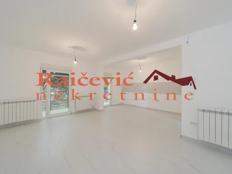 Sale, three bedroom apartment, 82m², Grocka, Beograd - image 1