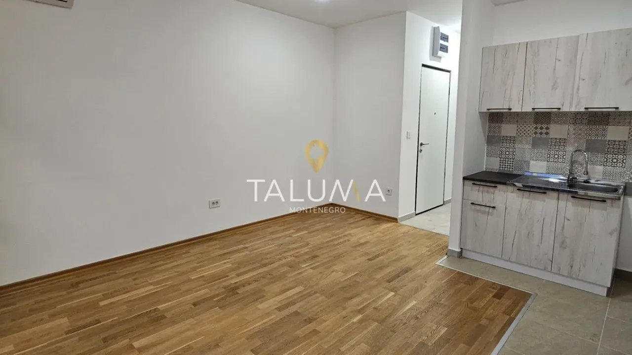 Izdavanje, jednosoban stan, 43m², Stari Aerodrom, Podgorica