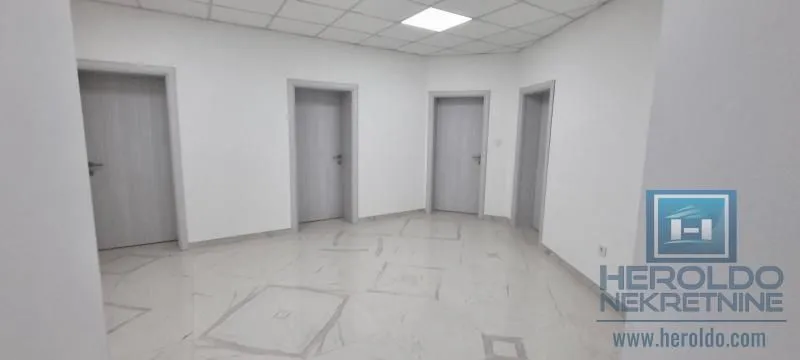 Rent, office space, 200m², Vranje, Srbija