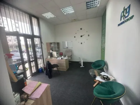 Izdavanje, poslovni prostor, 42m², Pobrežje, Podgorica - image 5