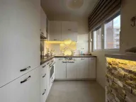 Izdavanje, jednosoban stan, 55m², City Kvart, Podgorica - image 4