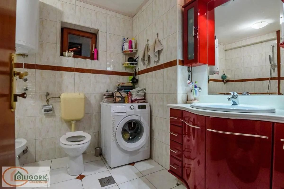 Sale, four bedroom apartment, 104m², Stari Grad, Beograd