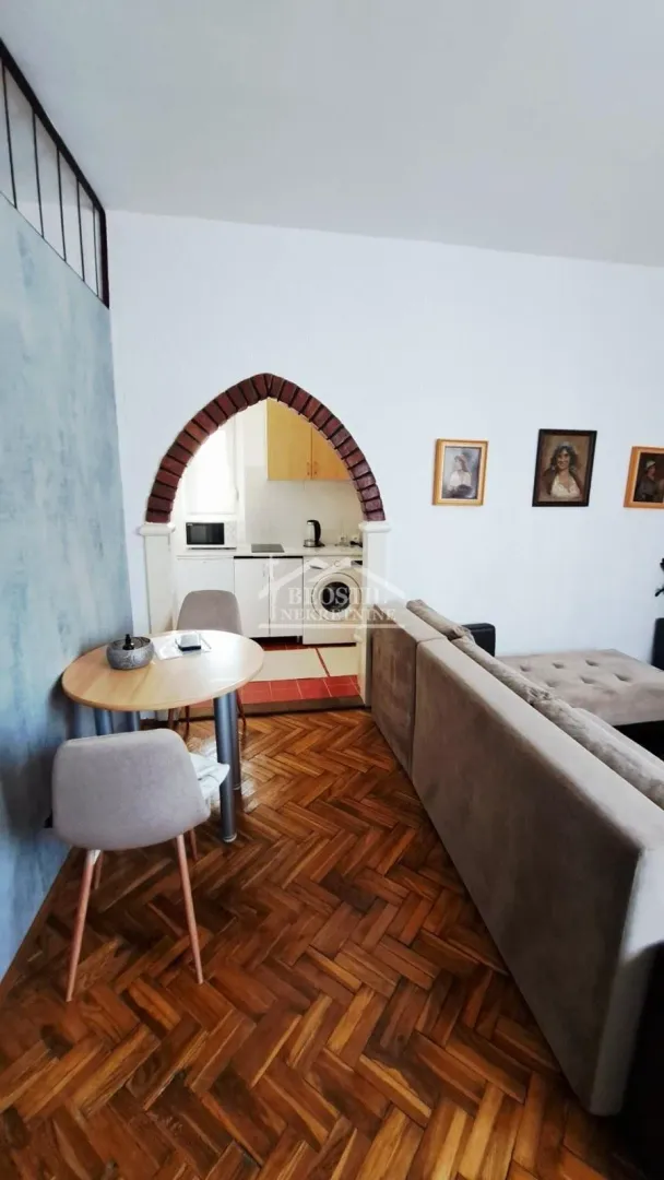 Izdavanje, jednosoban stan, 30m², Stari Grad, Beograd