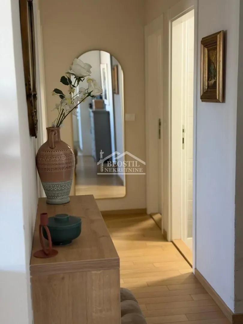 Izdavanje, dvosoban stan, 62m², Cvetkova Pijaca, Zvezdara Sve Podlokacije