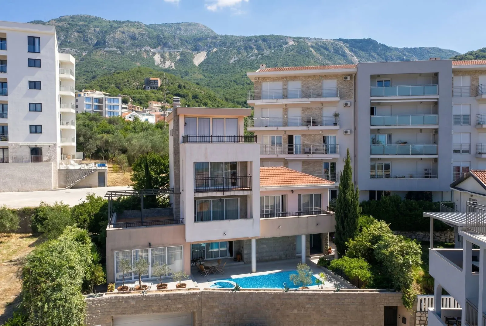 Prodaja, kuća, 495m², Bečići, Budva