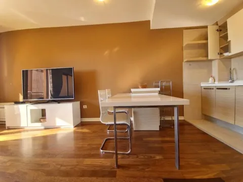 Rent, two bedroom apartment, 80m², Kamenovo, Budva - image 15
