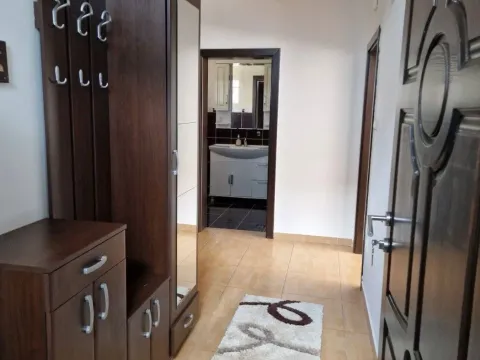 Izdavanje, dvosoban stan, 118m², Tološi, Podgorica - image 6