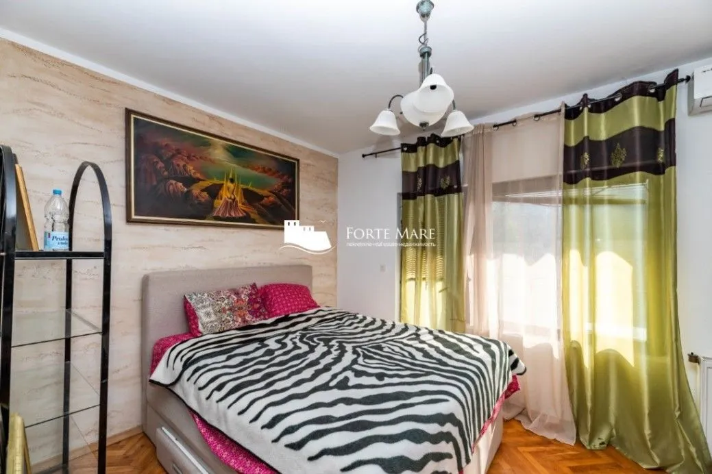 Prodaja, kuća, 555m², Zelenika, Herceg Novi