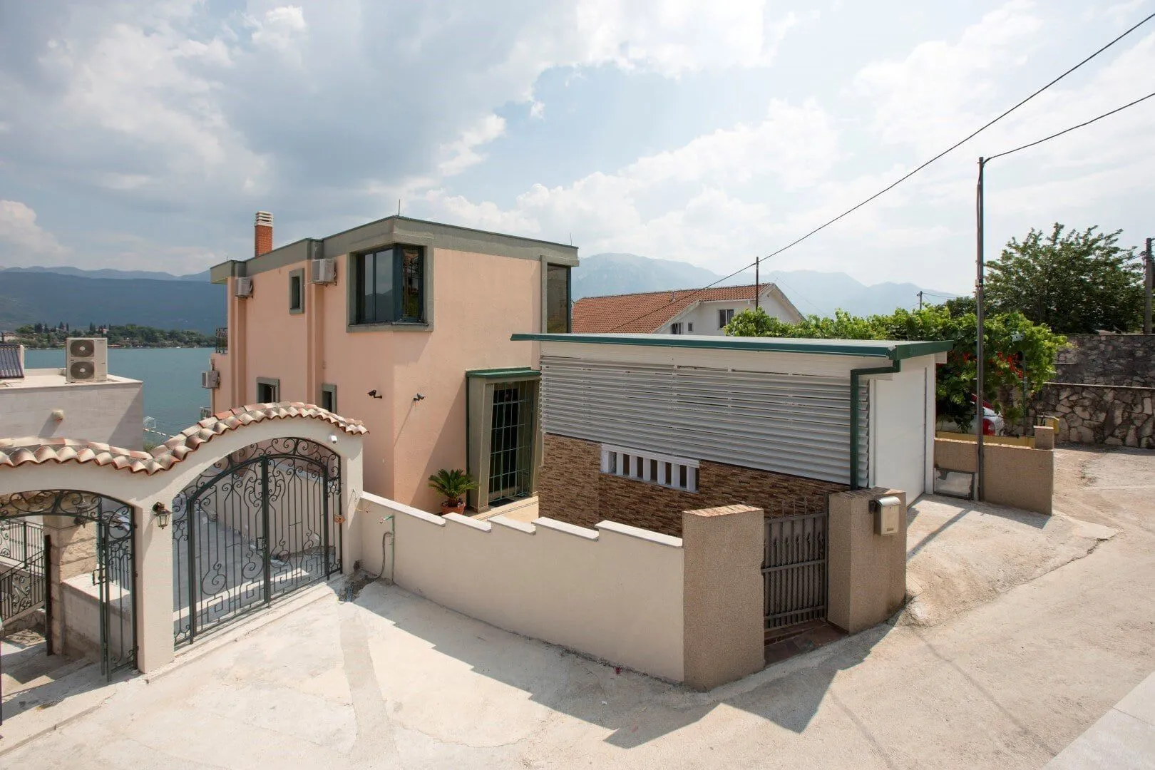 Sale, house, 190m², Kotor, Crna Gora
